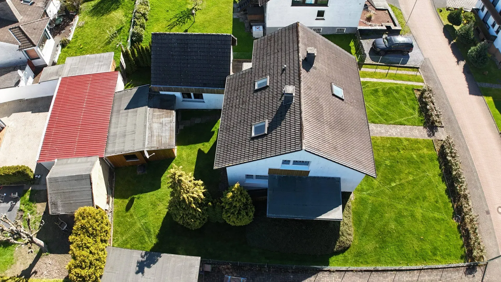 Viel Haus für dein Geld – Einfamilienhaus mit Ausbaupotenzial in ruhiger Wohnlage – Foto 2